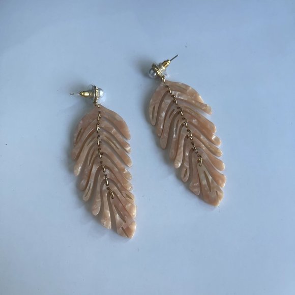 *50% OFF! Tropical leaf earrings Pearl bohemian leaves pearls boho chic pink - Picture 3 of 4